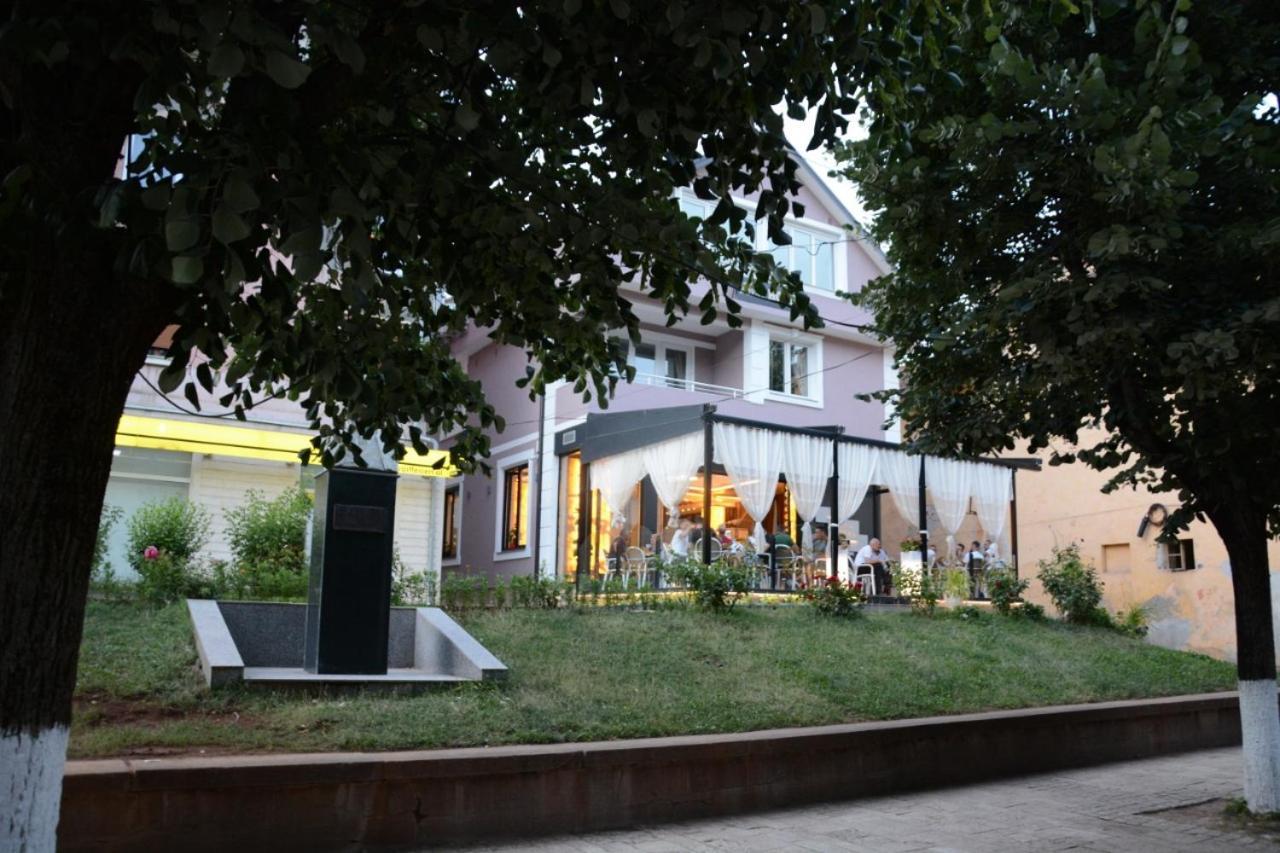 Royal Hotel Peshkopi Albania Luaran gambar